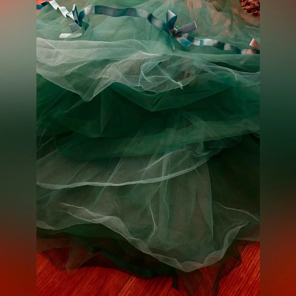 Green Revolution Child’s Sz M Blue/Green Tutu W/ Bow Accents Great for Costumes